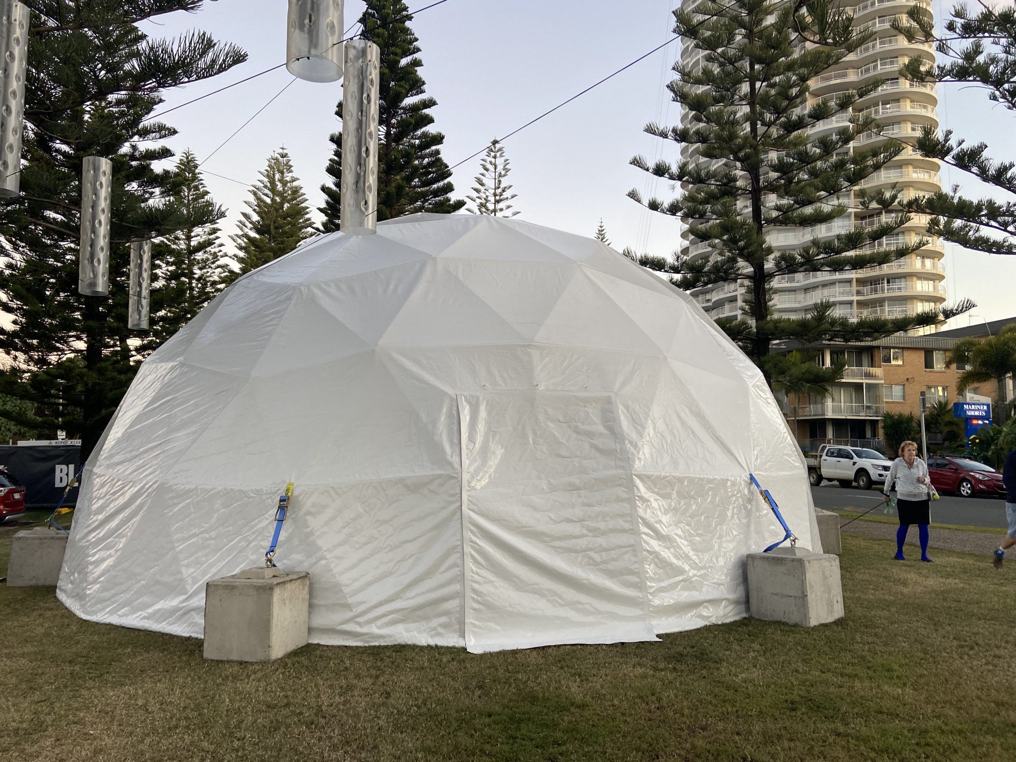 10m-burleigh-bleach-festival-the-dome-company
